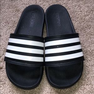 Adidas Slides 🖤